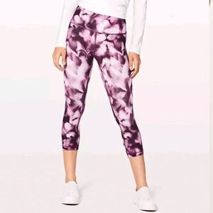 LULULEMON‎ Wunder Under Crop Hi-Rise 21" Size 2